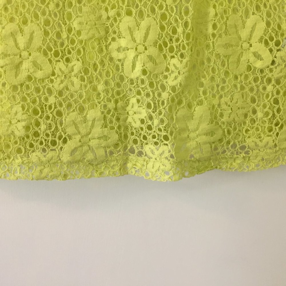 Chartreuse Lace Style Top / Shell (only) - Picture 4 of 7